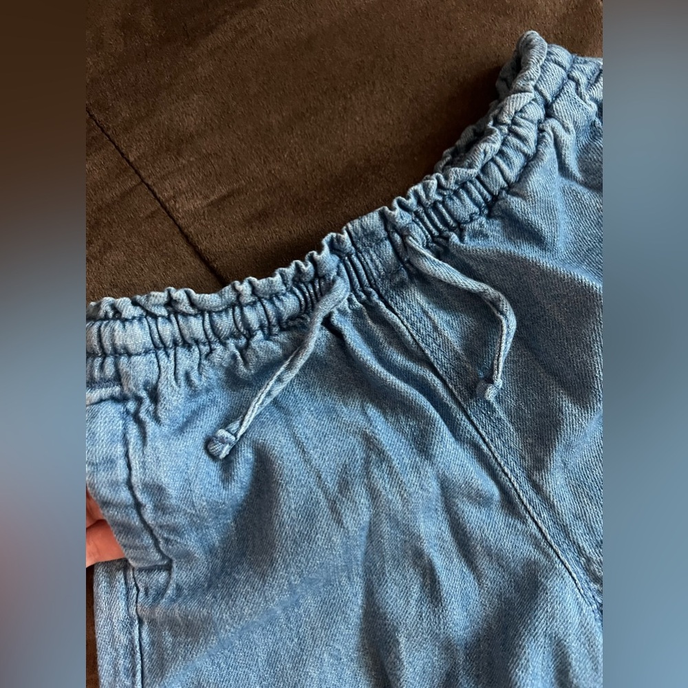 OLD NAVY GIRLS DENIM TIE SHORTS SIZE 5T - Picture 2 of 4